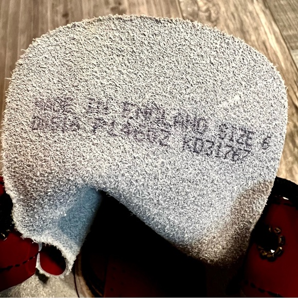 Vtg Doc Martens 1460 Made in England Air Wair Red Patent Leather Boots US Size 8 - Picture 13 of 16